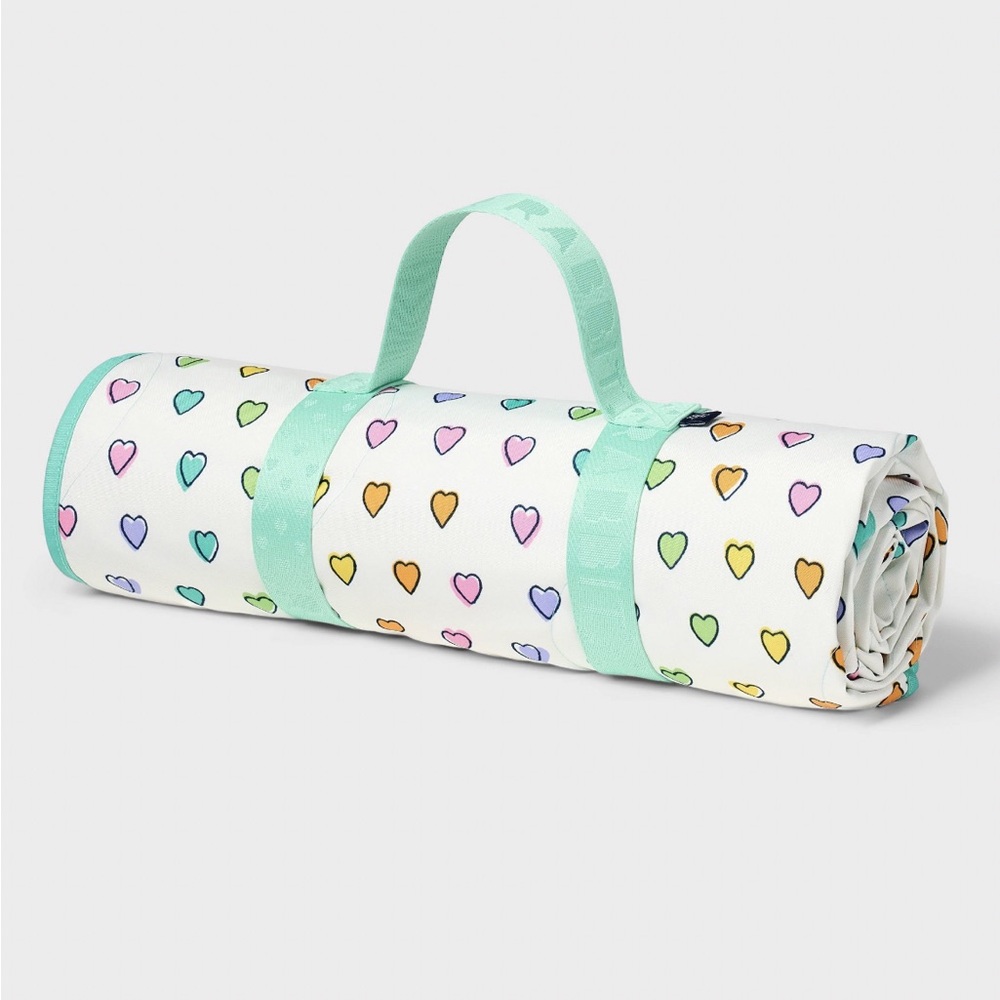 Roller rabbit x target disco hearts wave picnic blanket—white/teal